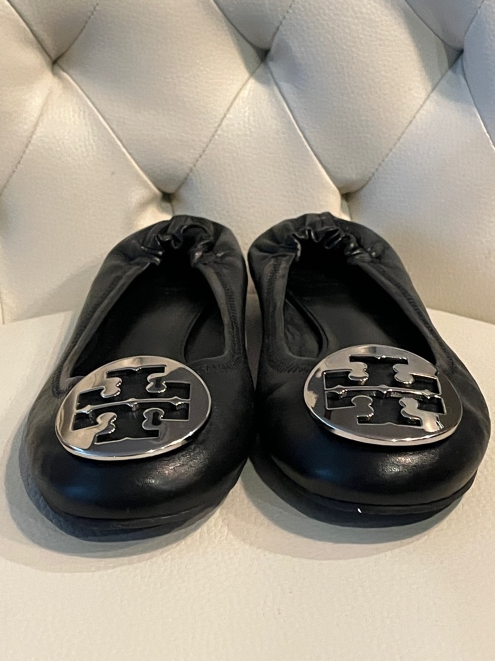 Tory Burch Black Leather Logo Round-Toe Ballet Flats MINT Size 8.5 - Picture 10 of 11